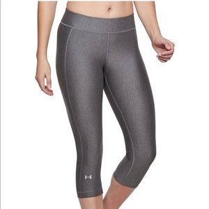 Under Armour compression Capri size medium!
